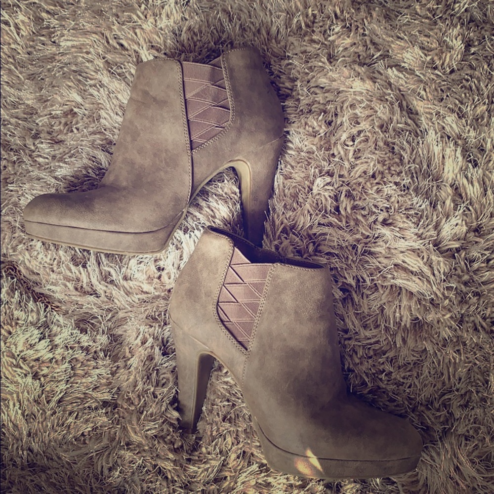 Unlisted - A Kenneth Cole Production Booties